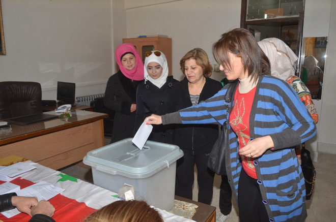 Voters in Aleppo (photo: SANA)